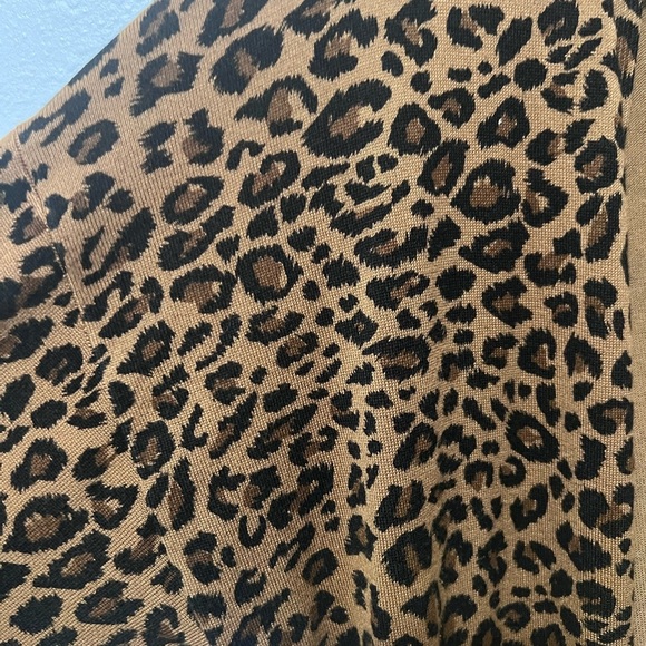 Terra & Sky Brown and Black liquid knit Leopard Cardigan 1X/16-18W - Picture 6 of 9